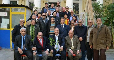 منتدى مصر الفتية يشارك فى زراعة شجر الخير بنقابة العلميين بالإسكندرية