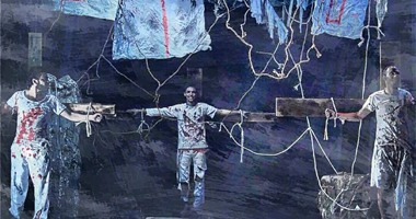 بالصور..عرض مسرحية "إنهم يعزفون" لفرقة كومبارس على مسرح الرواد اليوم