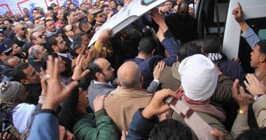 بالصور.. مدير أمن الغربية يتقدم الجنازة العسكرية للشهيد "أحمد الرفاعى" بمسقط رأسه