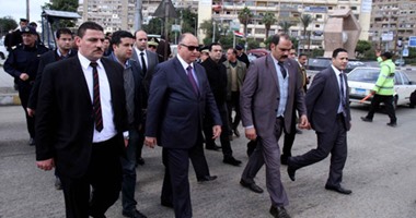 ضبط 127 بائعا وتنفيذ 587 عملية إزالة ورفع 3 سيارات متروكة بشوارع القاهرة