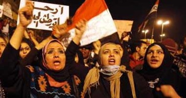 فى الذكرى الخامسة لمشاركتهن فى 25 يناير.. إحصائيات تشير لقدوم ثورة "الستات": نصف سيدات مصر يتعرضن للعنف.. الختان جريمة مستمرة باسم "العفة".. 97% منهن تعرضن للتحرش.. وقوانين حماية المرأة "حبر على ورق"