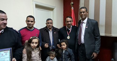 بالصور.. محمد وهب الله وأهالى مصر القديمة يحتفلون داخل الأقسام بعيد الشرطة
