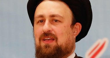 حفيد الخمينى يدلى بصوته فى انتخابات الرئاسة الإيرانية