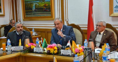 بالصور.. محافظ المنيا يتابع أعمال التطوير الحضرى بالعشوائيات