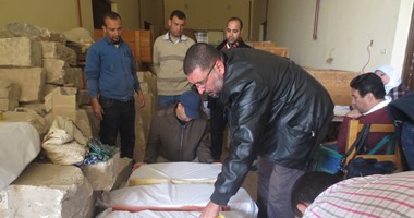 بالصور.. نقل مقاصير ملونة ولوحة من الحجر الجيرى للمتحف المصرى الكبير