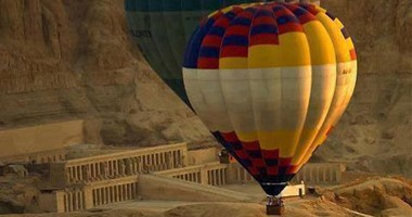 تحليق 9 رحلات بالون طائر تقل 165 سائحا بسماء مدينة الأقصر 