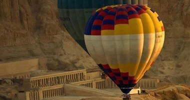 "البالون الطائر" ورحلات التحليق فى سماء الأقصر