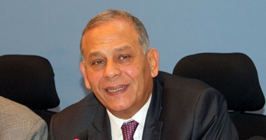 محمد السادات يطالب بإعادة التحقيق فى مذبحة بورسعيد.. وعودة الجماهير للملاعب