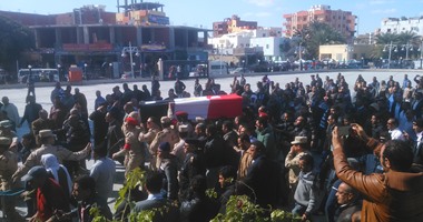 الآلاف من أهالى الباجور بالمنوفية يشيعون جنازة شهيد العريش