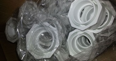 شرطة التموين تضبط أمين مخزن قبل ترويجه أدوات صحية مجهولة