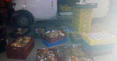 ضبط 10 أطنان مواد غذائية و5 آلاف كرتونة مقرمشات مجهولة المصدر بالبحيرة