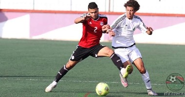 وزير الرياضة يؤازر منتخب الشباب قبل مواجهة رواندا