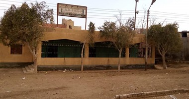 بالصور.. شباب "مماليك" إهناسيا ببنى سويف فقدوا المتنفس الرياضى الوحيد.. وزير الرياضة يصدر قرارا بإلغاء نشاط مركز شباب القرية لخلافات التعاون الزراعى مع الوزارة.. والأهالى يطالبون بإلغاء القرار