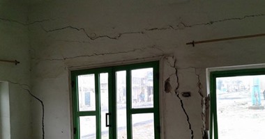 صحافة المواطن: بالصور..هبوط وتشققات بأحد فنادق القصير بسبب إنشاء شبكة صرف