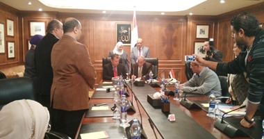 توقيع عقد إدارة وتطوير فندق كليوباترا بين إيجوث والعربية الكندية 