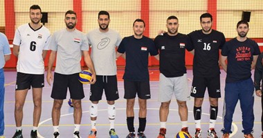 إقالة المدير الفنى تربك حسابات فراعنة الطائرة قبل منافسات  الدورى العالمى .. عبد السلام : " الفتنة والضعف الفنى " السبب الرئيسى .. و المدرب المصرى الأقرب لتولى الهمة