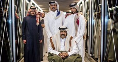 عودة الأمير القطرى السابق للدوحة على كرسى متحرك عقب إجراء جراحة فى سويسرا