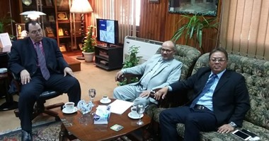 رئيس جامعة الأزهر لسفير سلطنة بروناى: الإمام الأكبر يولى الوافدين رعاية خاصة