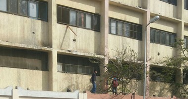 إحالة مشرف نشاط للتحقيق بعد أن تعدى بالضرب على مدير مدرسة فى أسيوط