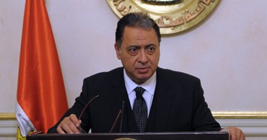 "الصحة": علاج 15 ألف و701 حالة بالكروت الذكية فى 16 محافظة وإحالة 2277 للمستشفيات لتلقى العلاج الكامل.. 5.3% نسبة تردد غير القادرين على الوحدات.. و7.2 مليون فرد يستفيدون من المشروع بنهاية يونيو 2016