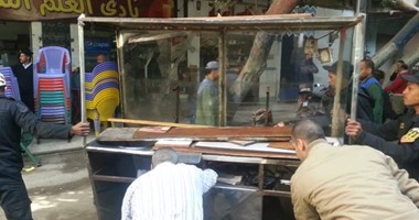حملة أمنية لإزالة الإشغالات وغلق المقاهى المخالفة بالوادى الجديد