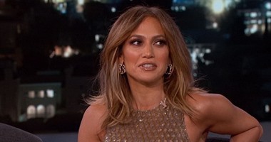 بالصور.. 12 ألف دولار سعر ملابس جنيفر لوبيز فى "Jimmy Kimmel Live"