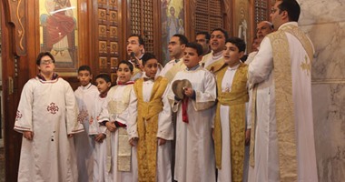 الأقباط ينهوون قداس عيد الميلاد بالدقهلية وسط أجواء من الفرحة