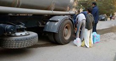 انقطاع المياه عن مدينة بدر.. و"البط" يعوم فى مياه رشاشات الزرع بالميادين
