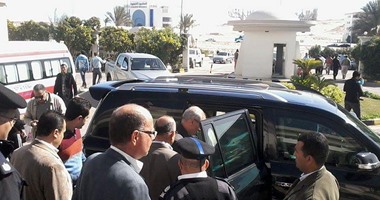 مدير أمن البحر الأحمر يزور مصابى حادث فندق الغردقة