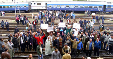 توقف حركة القطارات بـ 6 محطات سكة حديد بالمنوفية 