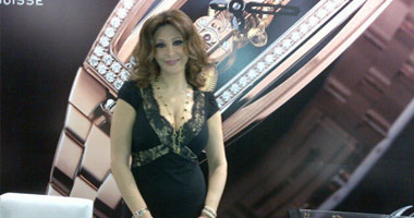 إليسا تعود إلى بيروت بعد جولة سريعة فى قطر ودبى