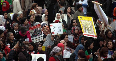 بالصور.. انتهاء وقفة نسائية ضد التحرش بالتحرير