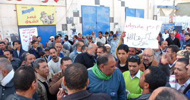 بالصور.. توقف مظاهرات السويس بعد موجه من الغضب