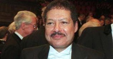 فى ذكرى تسليم جائزة نوبل.. مصريون حصلوا عليها فى مجالات مختلفة..السادات فى السلام.. ومحفوظ أول عربى يحصل عليها فى الأدب.. وزويل لاختراعه كاميرا تحليل الطيف.. والبرادعى لجهوده فى وقف الأسلحة النووية