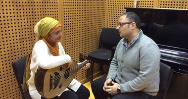 بالصور المتحركة.. عايدة الأيوبى فى حوارها لـ"اليوم السابع": أجاهد فى سبيل أن تسمع الناس الكلمة الحلوة.. أتمنى أن "ألِفَّ العالم" لأصحح المفاهيم الخاطئة عن الإسلام.. وأحب تقديم الأغانى الصوفية