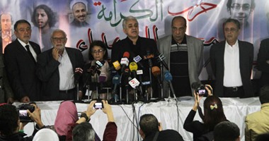 حمدين صباحى بمؤتمر التيار الديمقراطى: على السيسى إعلان انحيازه للشعب