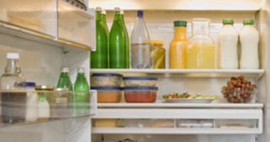 خريطة التبريد الآمن.. كيف يحمى ترتيب أرفف الثلاجة عائلتك من التسمم الغذائى؟