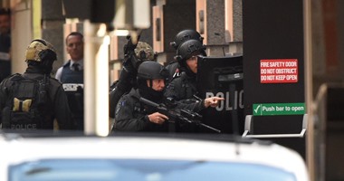 صحيفة: محتجز رهائن سيدنى هدد استرالى بإطلاق النار قبل إقتحام المقهى