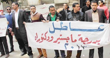الحالة الاجتماعية.. مرفوض.. كلية الشرطة لا تقبل أبناء الطبقات المتدنية لظروفهم المادية ومستوى تعليم عائلاتهم.. منصب السفير محجوز لأبناء الدبلوماسيين ولا مكان لأبناء الفقراء
