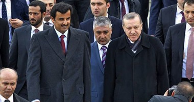 تداول فيديو لأمير قطر تظهر عليه علامات الارتباك والارتجاف مع أردوغان