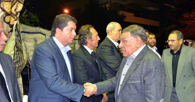 بالصور.. نجوم الفن فى عزاء نجل ناهد فريد شوقى وطليق داليا البحيرى