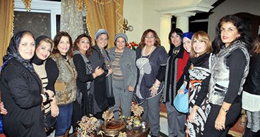 بالصور.. عائشة عبد الهادى وسيدات العمل المدنى فى حفل غذاء زينات الشال