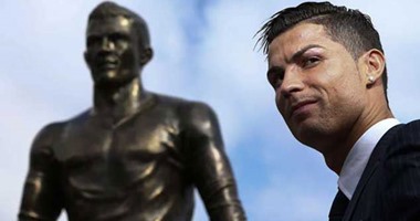 بالصور.."رونالدو" يكشف عن تمثاله فى البرتغال