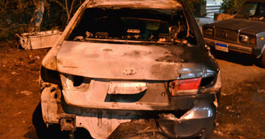 مجهولون يشعلون النار فى سيارة قيادى إخوانى بالمحلة
