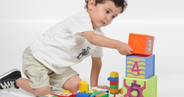 بالصور.. 6 ألعاب تنمّى مهارات طفلك فى السنة الأولى