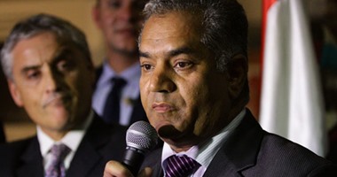 وزير الآثار يغادر مطار القاهر متجهًا إلى ألمانيا