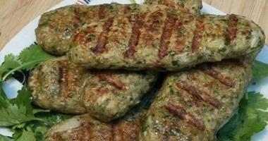 لو زهقوا من البانيه.. طريقة عمل كفتة الفراخ المشوية