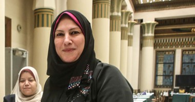 نوسيلة أبو العمر تطالب وزير التنمية المحلية بإعادة تقييم عمل المحافظين