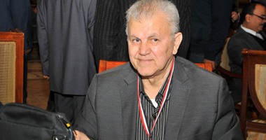 النائب مصطفى كمال: الأمن لم يحاصر "الصحفيين" والرئيس ليس له علاقة بالأزمة