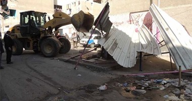 إزالة 490 حالة إشغال طريق مخالف بمراكز البحيرة  